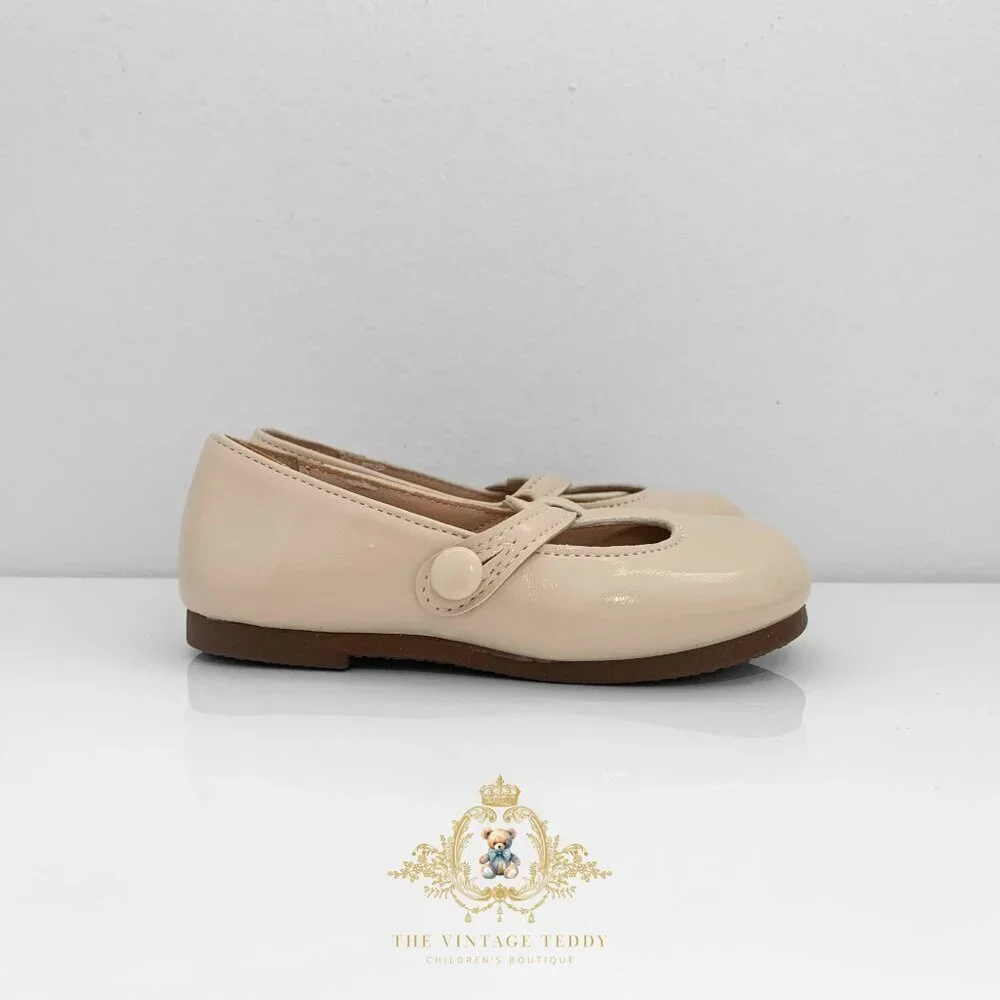 NWT Pretty Girls Mary Jane Flats Vintage Style Cute Children's Shoes Cream 5.5
